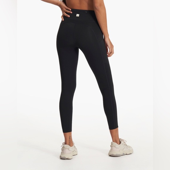 Vuori Stride black side pocket 7/8 Leggings S - Picture 2 of 9